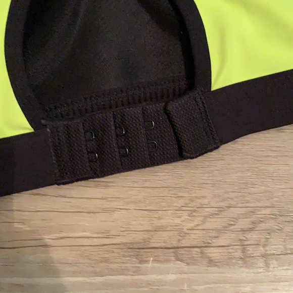 Victoria Secret Sports Bra - Picture 5 of 8